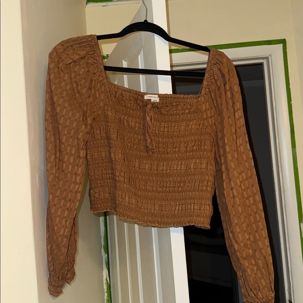 Long sleeve cropped shirt